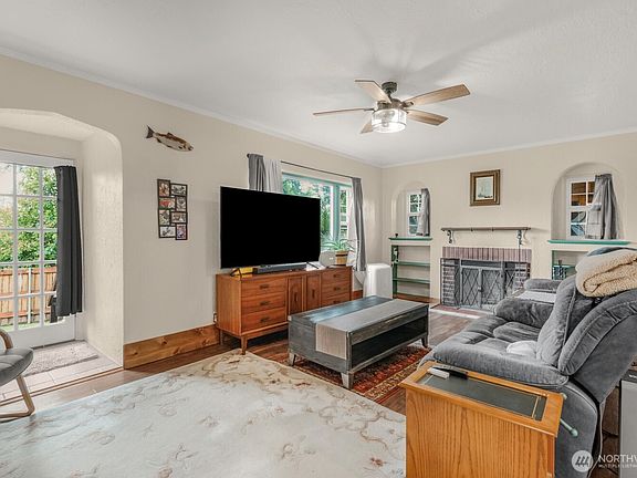 5th image of 1804 E Terrace Way