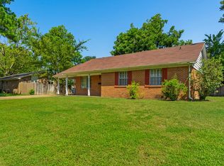 911 N Roselawn Dr, West Memphis, AR 72301