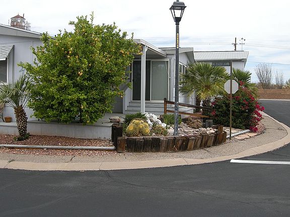 curb view front deck