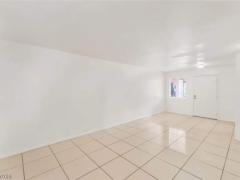 375 N 15th St #1 — Photo 8