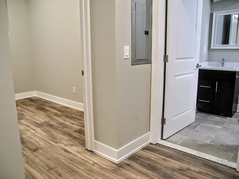 1607 Catherine St — Photo 6