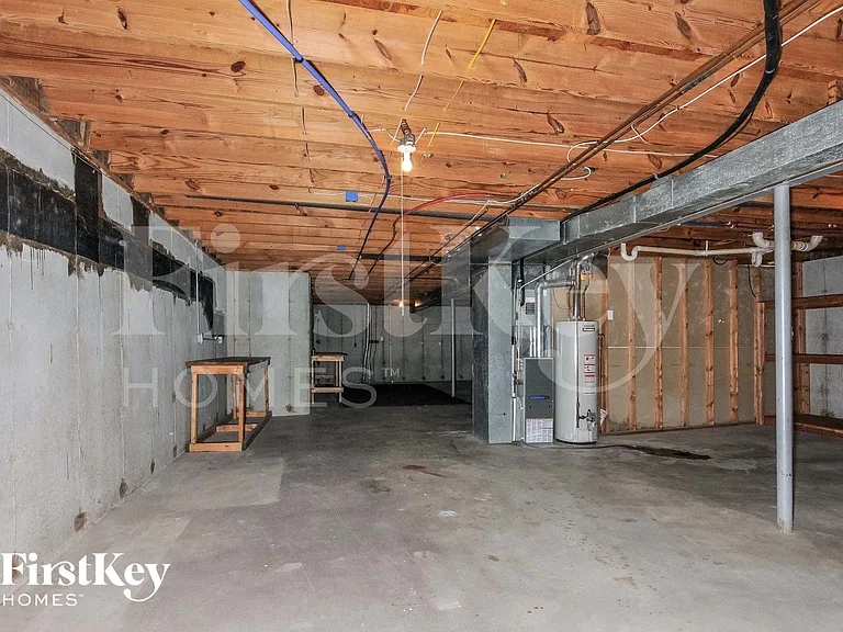 202 Barrington Dr — Photo 13