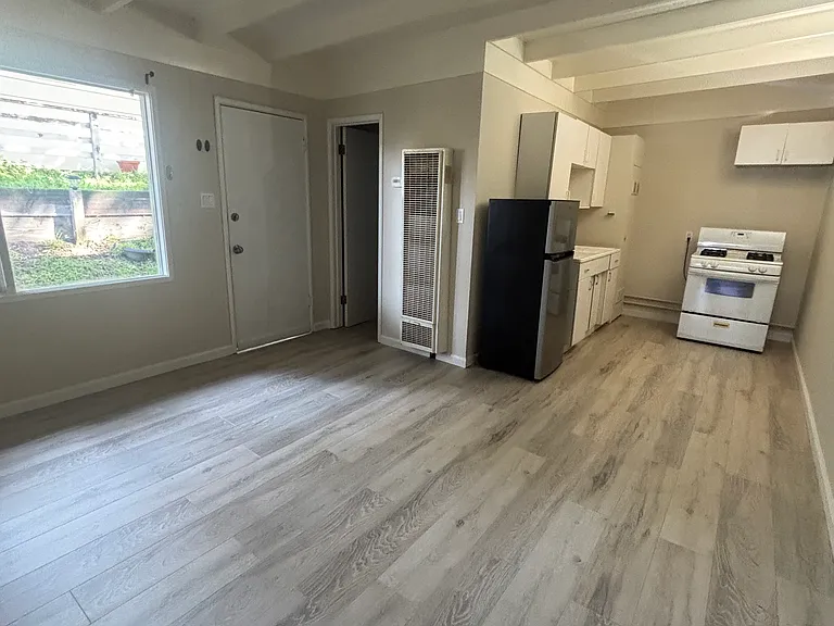 881 Lyndon St #3 — Photo 3