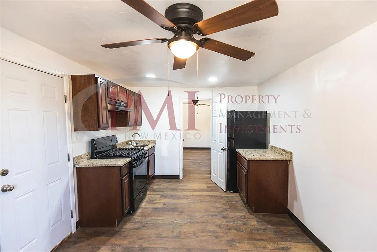 1190 Ridgetop Avenue (Casita) — Photo 3