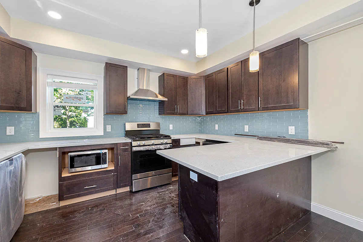 5 bed, 5.5 bath, $6,495 — Photo 1