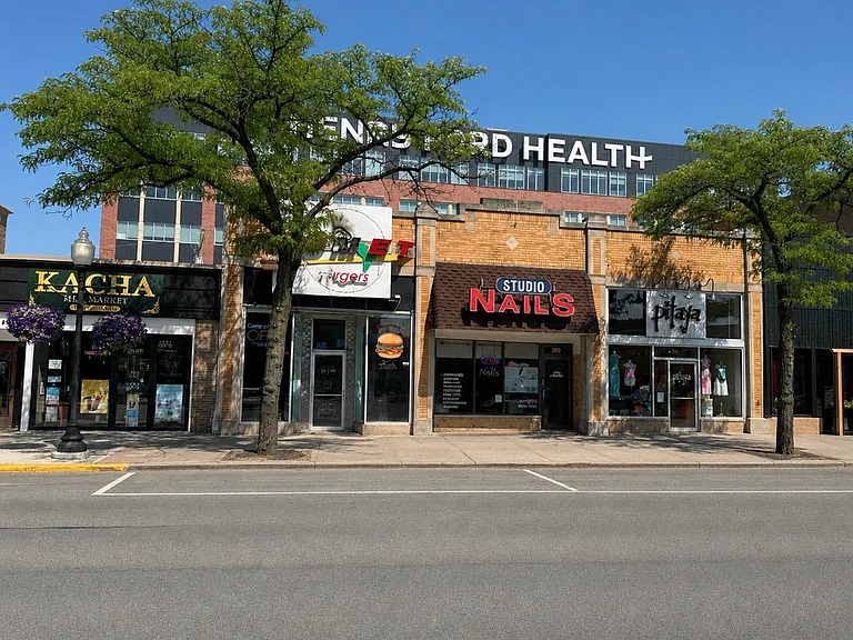 308 W Twelve Mile Rd #4D — Photo 17