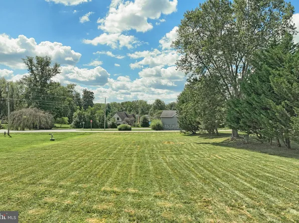 38 Wadsworth Dr, East Berlin, PA 17316