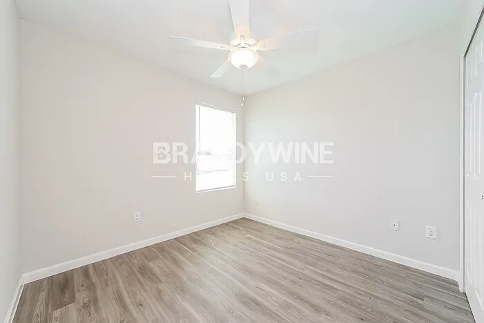 573 Kit St — Photo 19