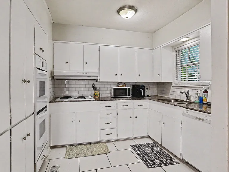 4301 Emerson Ave — Photo 10