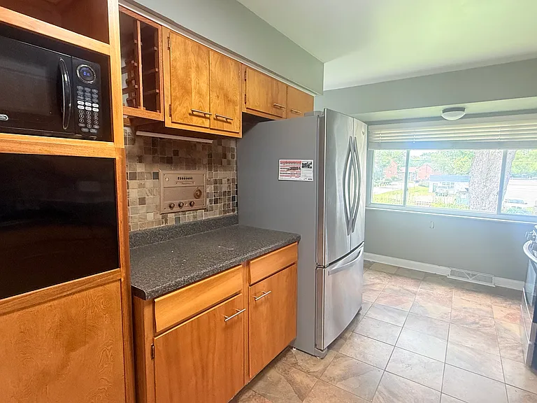 10865 Lemarie Dr — Photo 5