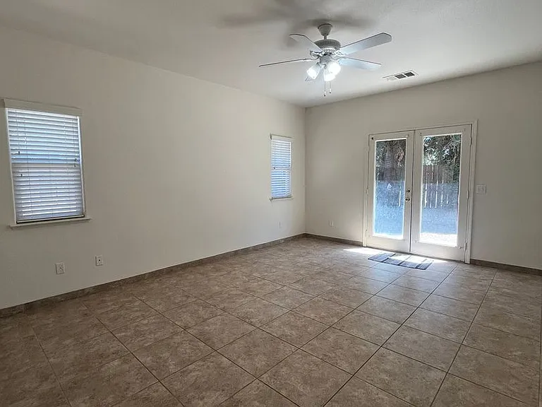 1807 E Harter Ct — Photo 14