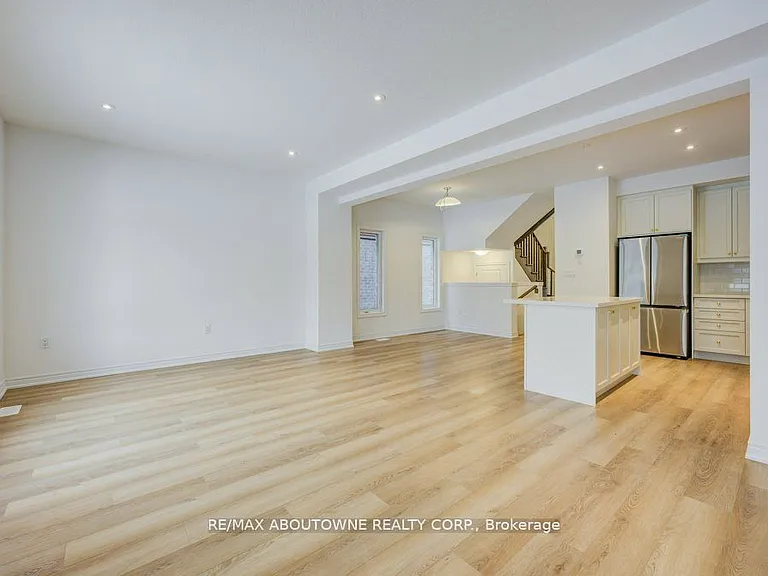 120 Court Dr #85 — Photo 10