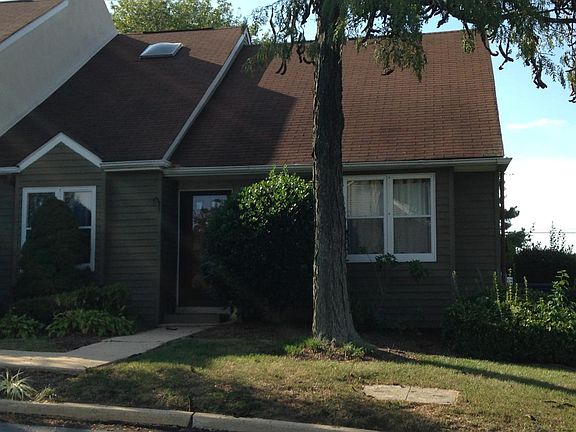 3rd image of 1205 Saint Andrews Ct
