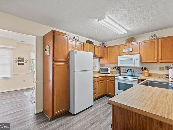 3rd image of 22029 Saint Gabriels Cir