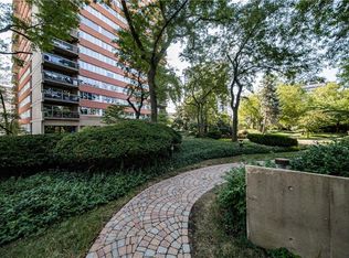 2510 Grand Blvd APT 2601, Kansas City, MO 64108