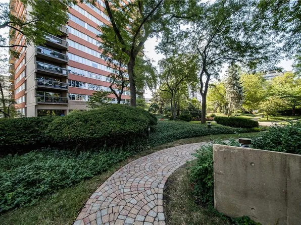 2510 Grand Blvd APT 2601, Kansas City, MO 64108