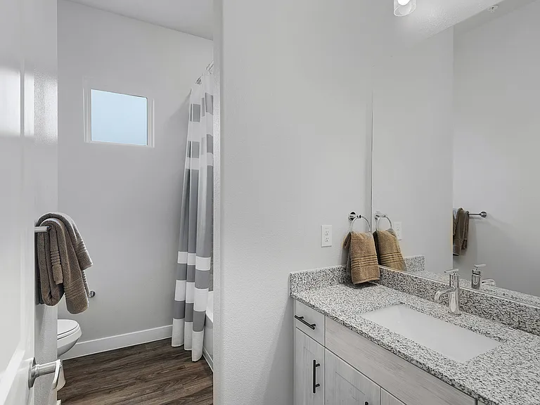 VLux Stoneridge — Photo 21