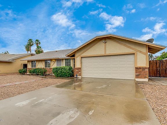 3rd image of 2217 E Dolphin Ave