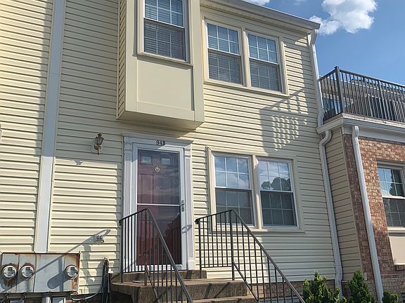 2nd image of 94 N Bedford St #B