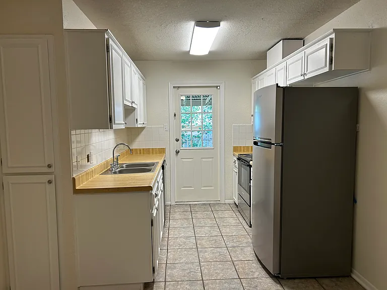 309 Briarwood Dr #309 — Photo 4