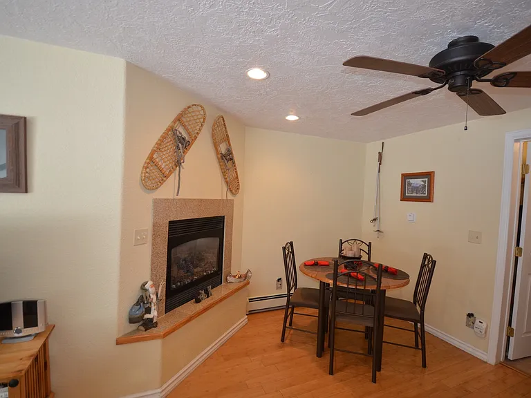 9 Yacht Club Tenderfoot St #414 — Photo 2