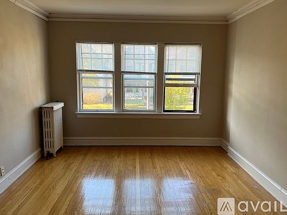 5th image of 3456 N Oakland Ave #2