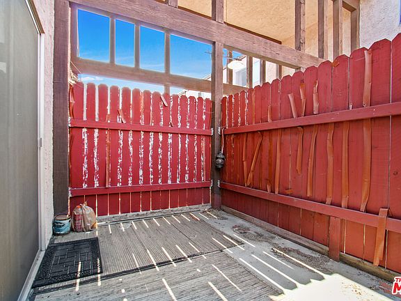 5th image of 719 N Eucalyptus Ave APT 10C