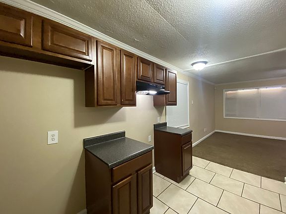 4th image of 3221 Madewell St