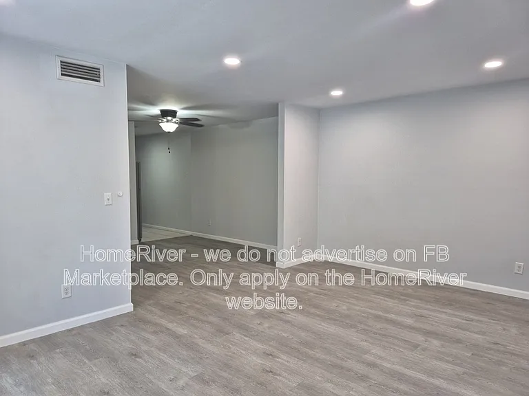 333 SE Martin Ave #1-B — Photo 7