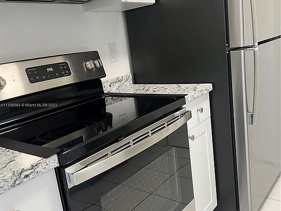 2nd image of 500 NE 2nd St APT 426