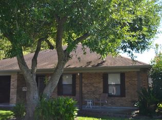 6530 Kennedy Ln, Groves, TX 77619