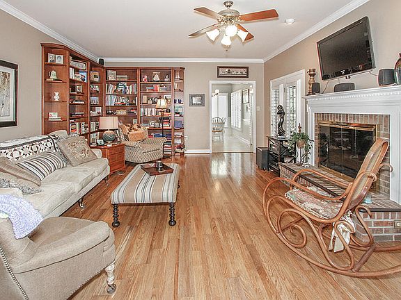3rd image of 12525 Camdenbridge Dr