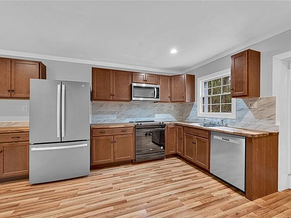 5th image of 303 Garren Rd