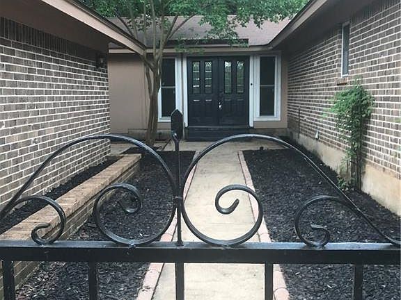 3rd image of 11800 Broad Oaks Dr