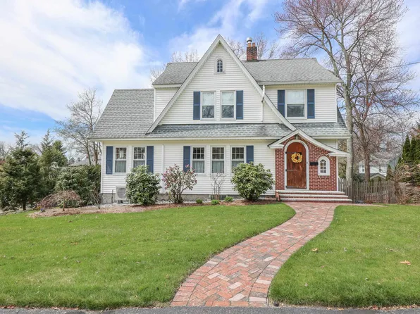 1070 Union Street, Manchester, NH 03104