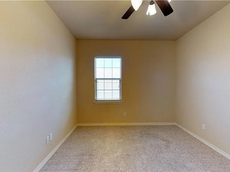 107 Kimber Ln — Photo 8