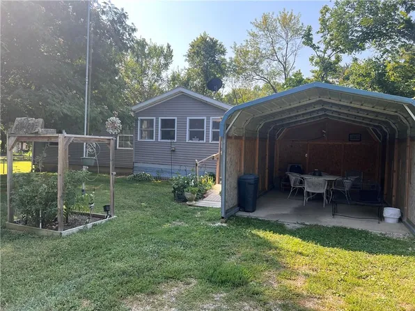 109 W Pine St, Rich Hill, MO 64779