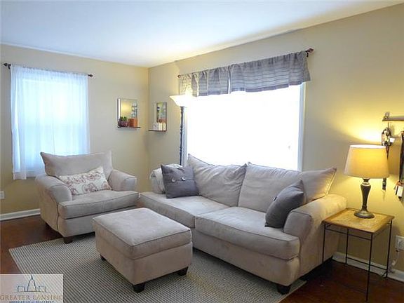2nd image of 1228 E Saginaw St