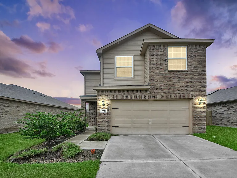 7943 Vacek Meadows Loop — Photo 3