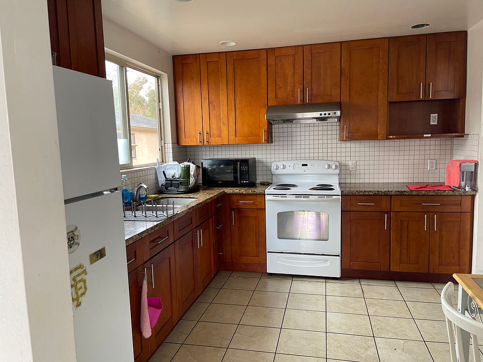 2nd image of 9 Ridgefield Ave