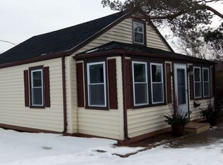 4 Ernest St, Newport, RI 02840