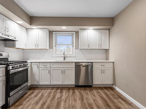 2nd image of 305 N Elizabeth St Unit 3