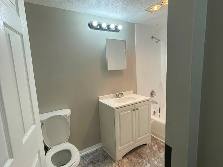 259-279-B68 Oakville Ave #1 — Photo 3