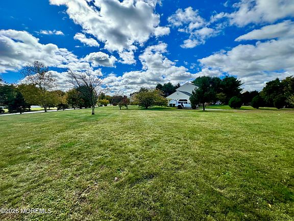 4th image of 314 Fieldcrest Drive