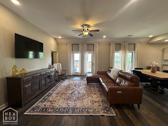 3rd image of 264 Prospect Farm Ln