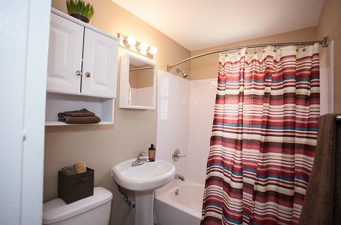 1st image of 225 Travis Dr APT 6