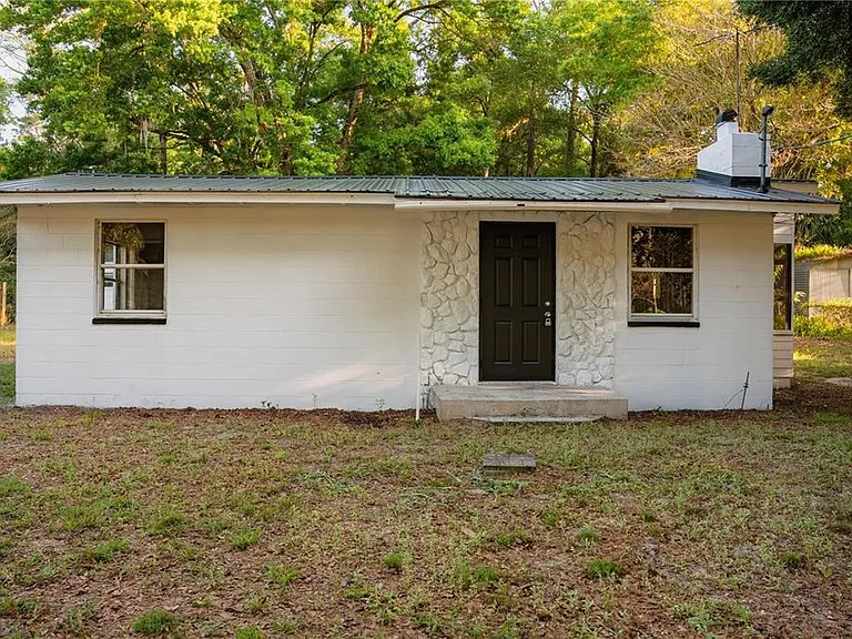 107 Earls Ln — Photo 4