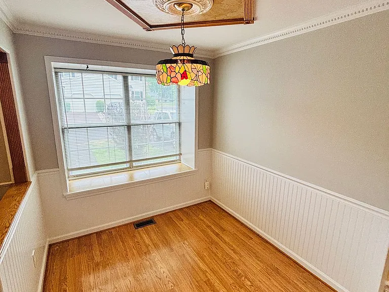 2427 Linksman Ln — Photo 8
