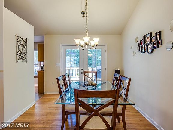 3rd image of 21 Brentwood Ln