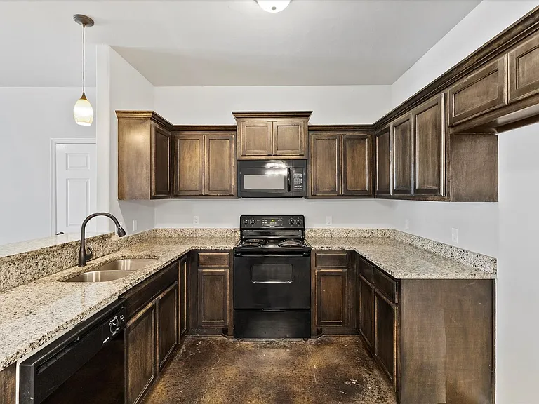 1832 Post Oak Rd — Photo 5
